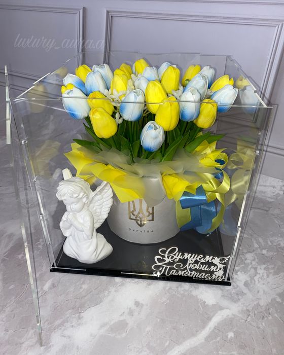 Композиція з латексних тюльпанів