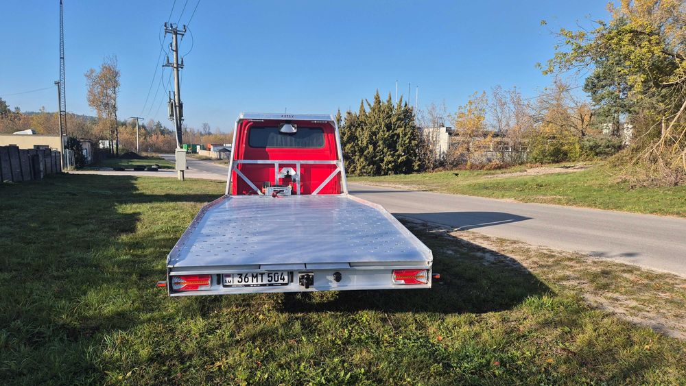 Mercedes Sprinter Zabudowa Autolaweta Laweta Najazd Dubel Kabina