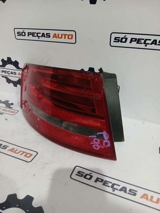 FAROLIM ESQUERDO PRATEADA AUDI A4 2.0TFSI ANO: 2009