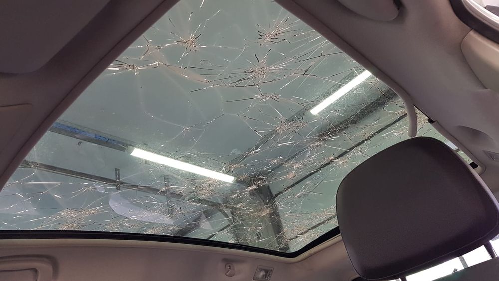 Szyby samochodowe - wymiana, naprawa. Przyciemnianie szyb