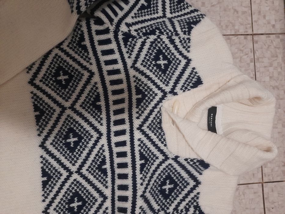 Новый свитер, мужской. Шерсть.