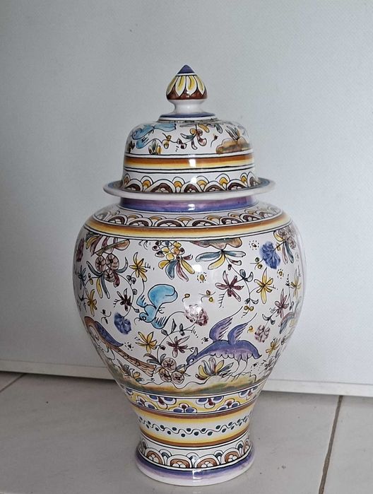 Pote de Cerâmica Berardos Século XVII, pintado à mão