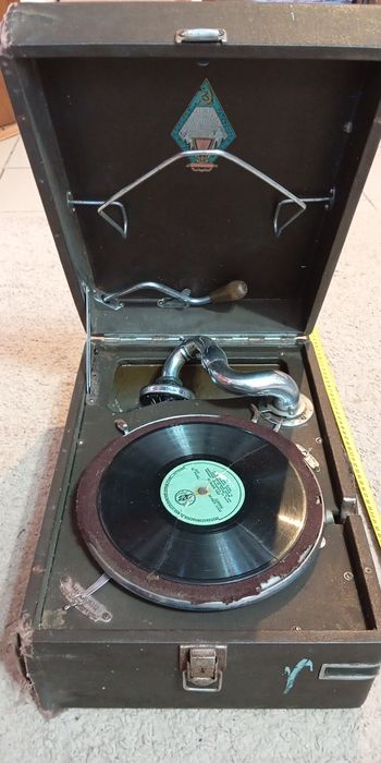 Патефон. Завод им. Молотова