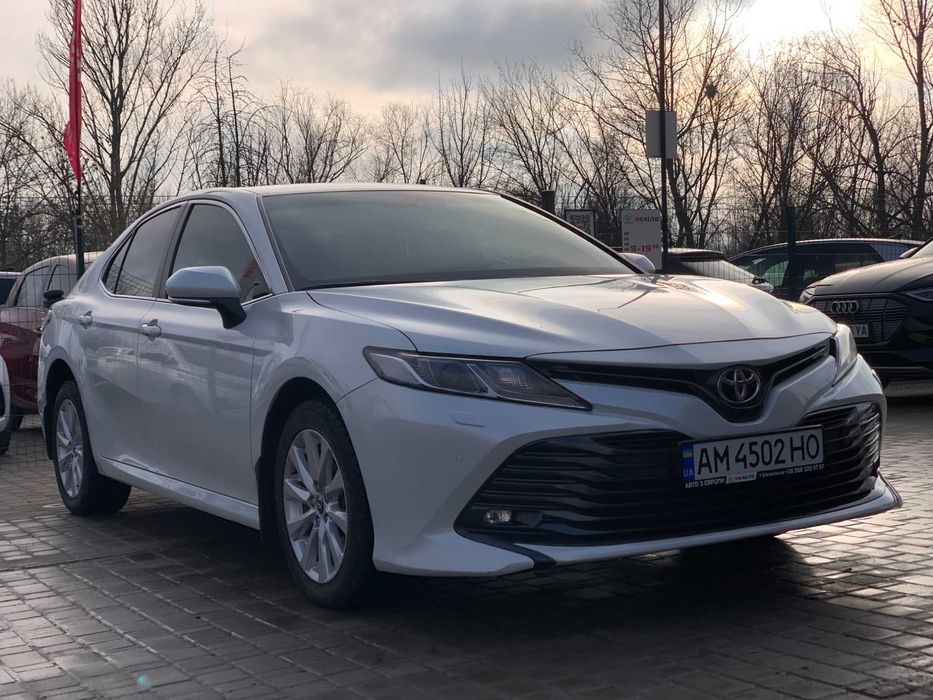 Toyota Camry 2019