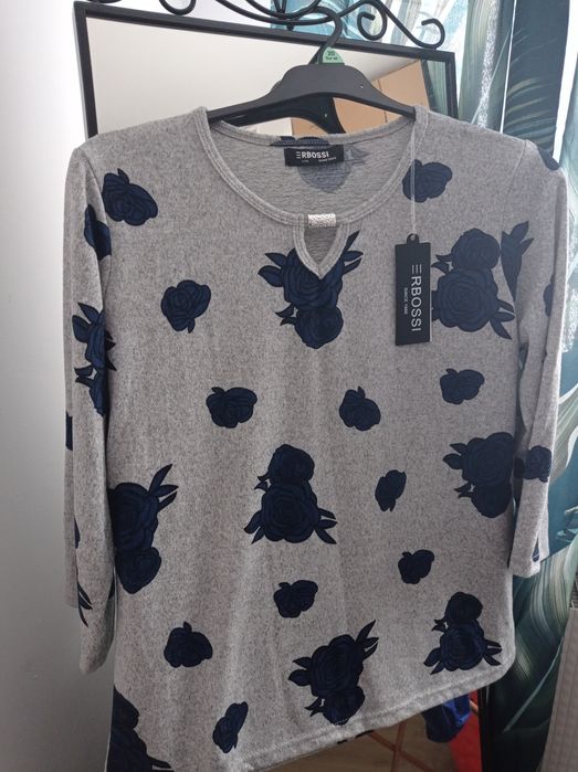 Nowy z metką Sweterek szary/bluzka w granatowe róże z łezką rozm. L/XL