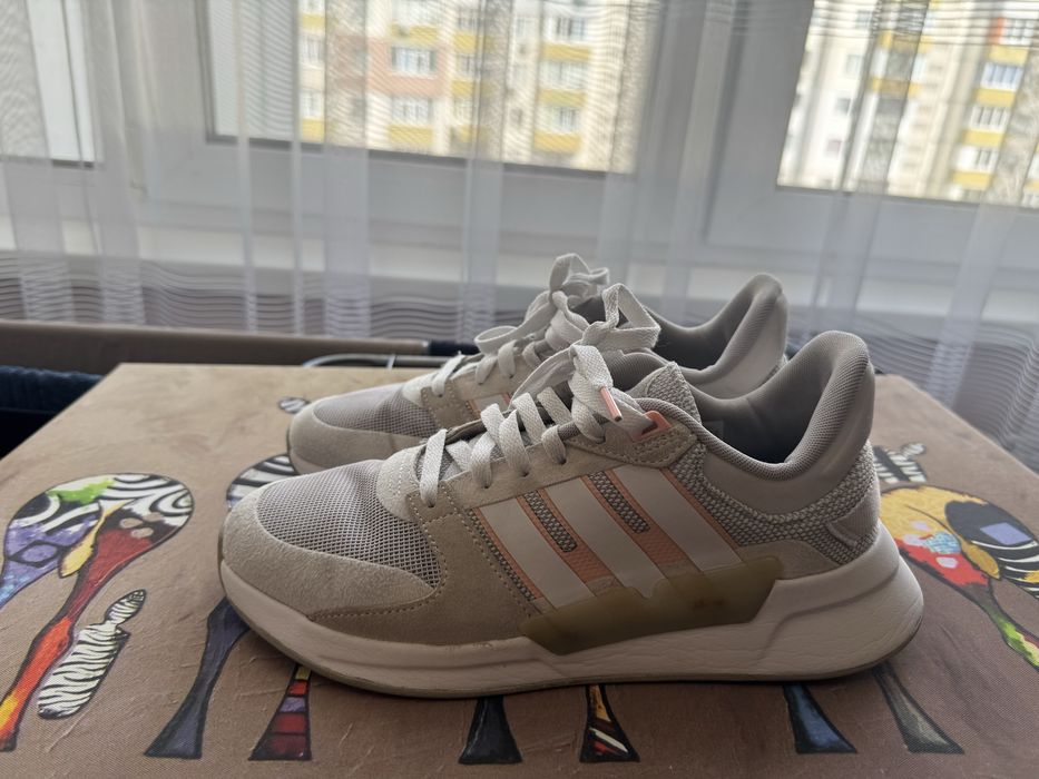 Кросівки adidas 40,5- 41 (26см)