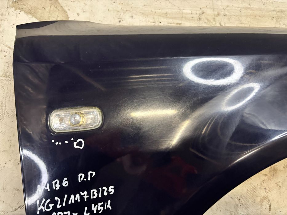 Błotnik Prawy Przód Audi A4 B6 K: Ly5K