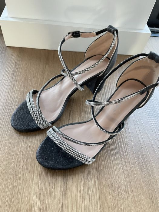 Sandalia de tira 37