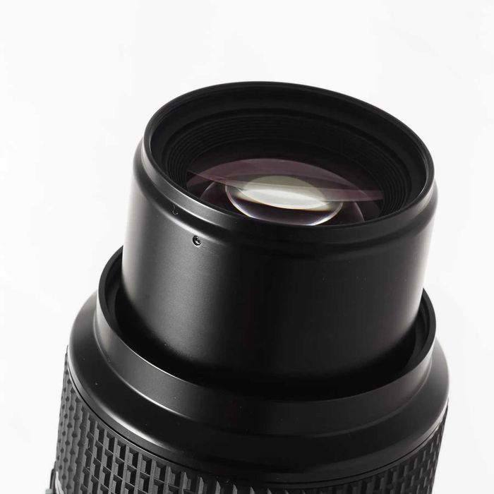 Об'єктив Nikon 105mm f/2.8D AF Micro-Nikkor