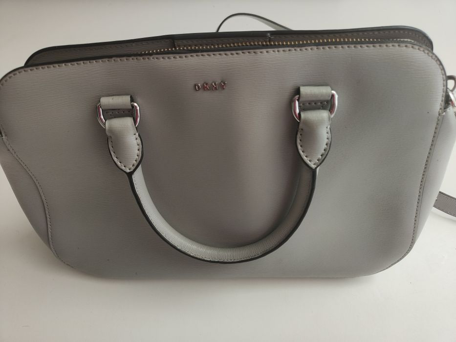 Mala DKNY tamanho pequeno