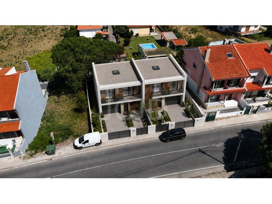 Plot for Construction of Semi-Detached House – Algueirão | Sintra