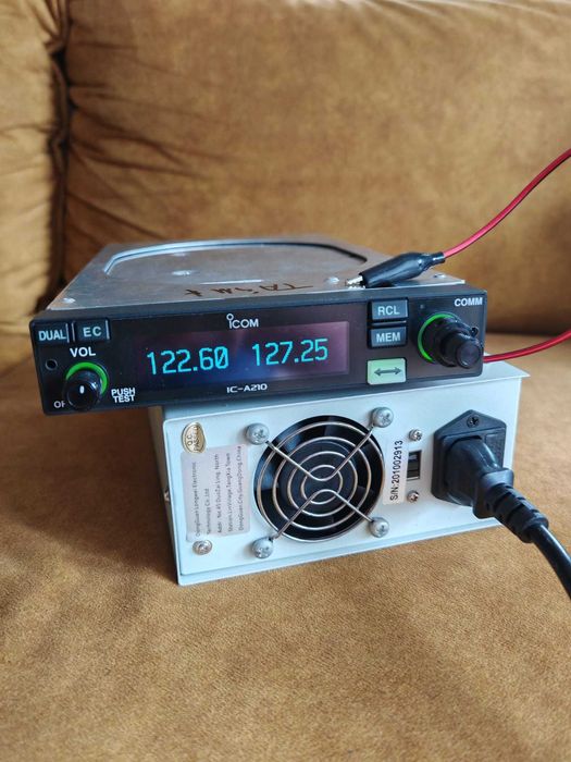 radio lotnicze ICOM A210