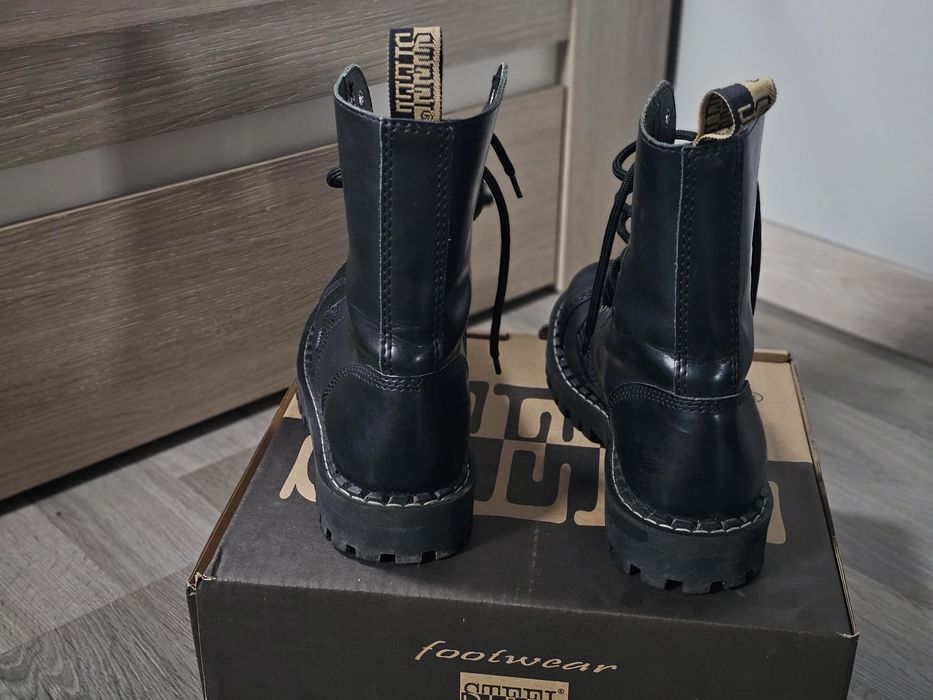 Glany STEEL 10 Dziurek Czarne Black