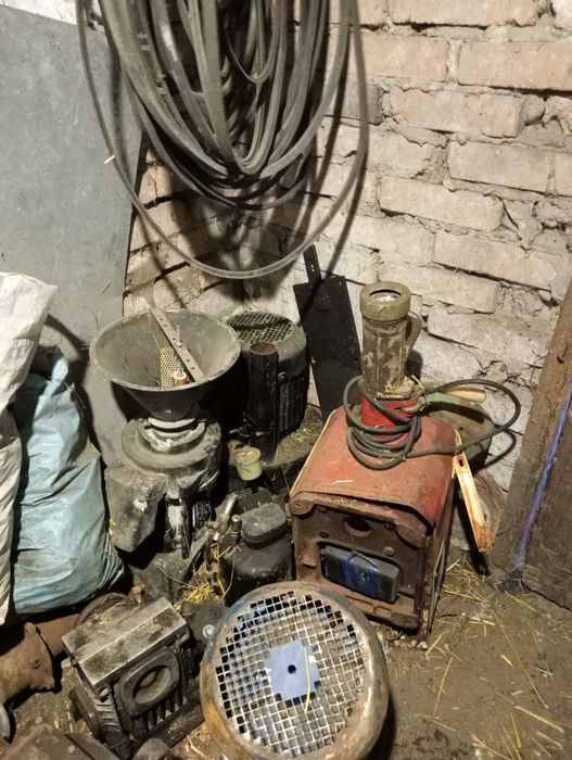 Електродвигуни та електроредуктори