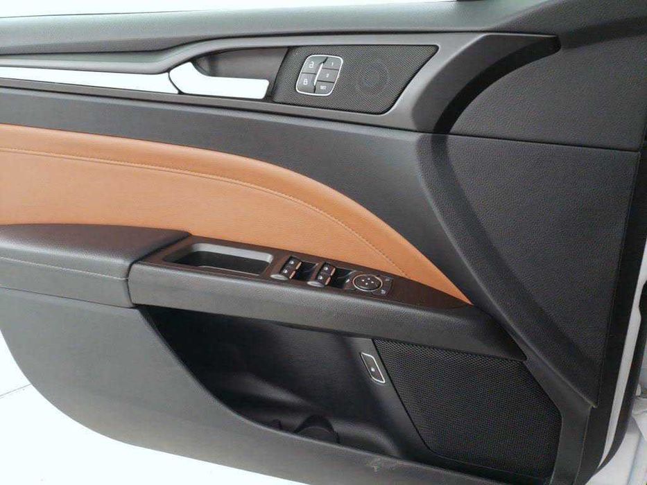 Продаж Ford Fusion Hybrid 2019