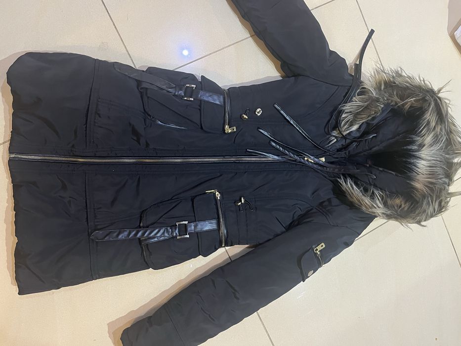 Płaszcz puchowy czarny damski