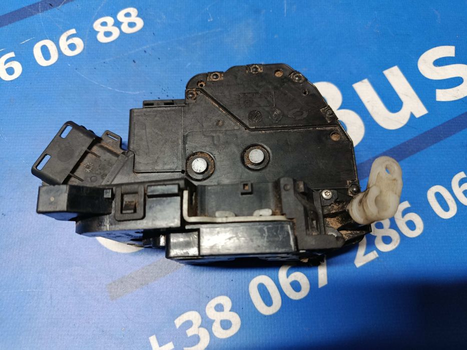 Замок дверей передньої лівої Renault Trafic 1.6 Трафік