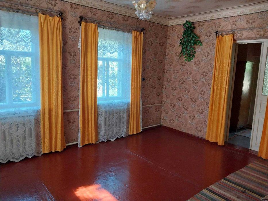 Продаж окремого будинку в Полтаві.