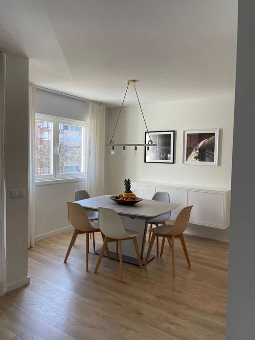 Mesa de jantar BoConcept Milano com tampo suplementar