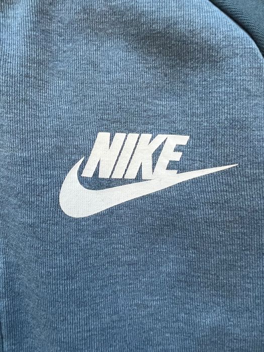 Bluza Nike small logo zipped śliczny kolor