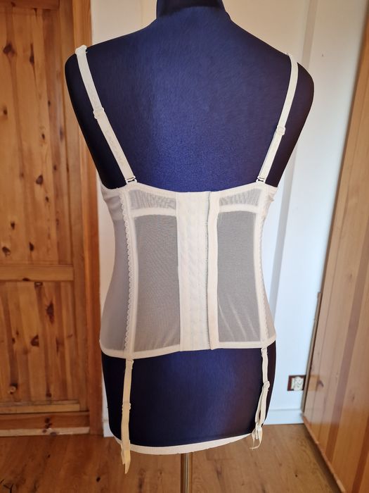 Gorset Lascana z elastycznej koronki