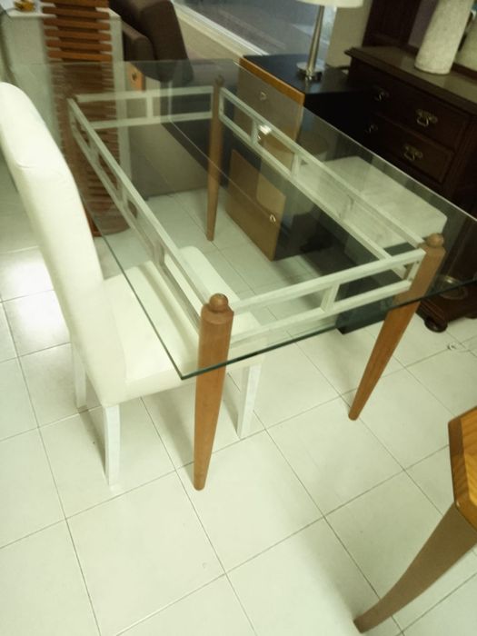 Mesa com vidro de 10 milímetros