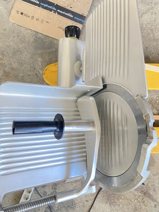 Fiambreira elétrica profissional T2 Group – em bom estado