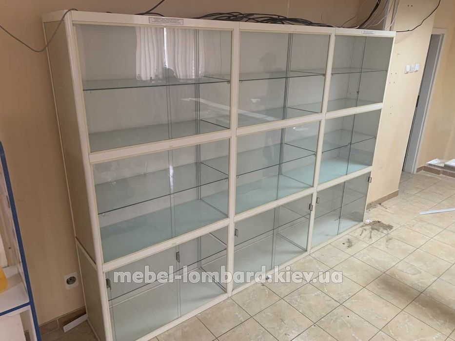 Шкаф-витрина "Белый" бу