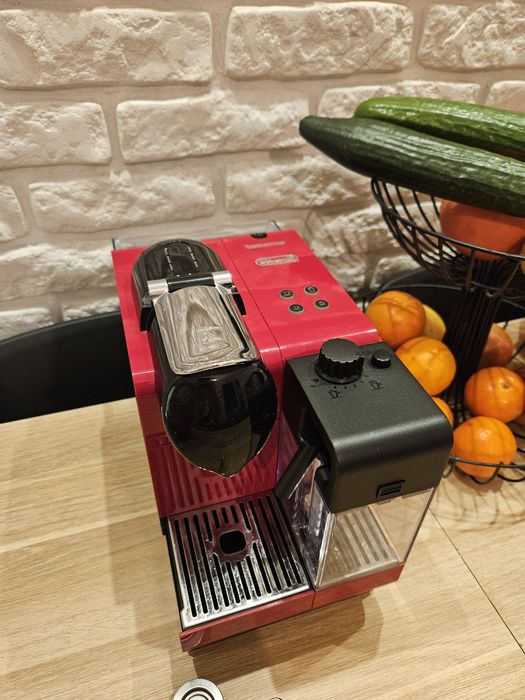 Nespresso DeLonghi Lattissima+