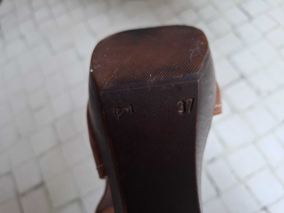 Sandálias Pele Castanhas Camel