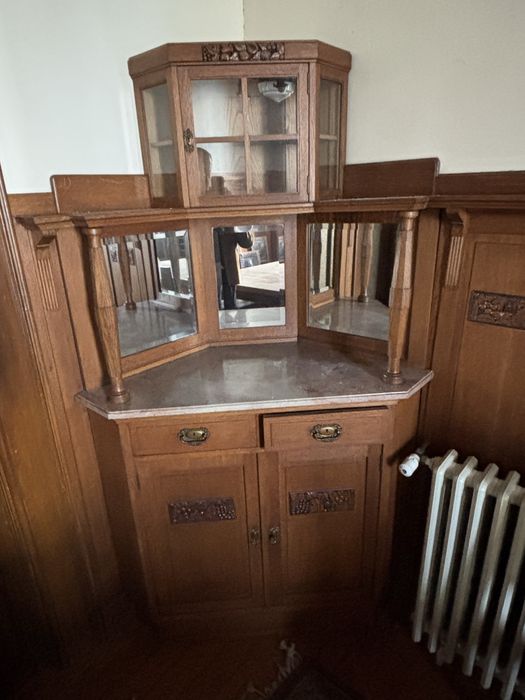 Sala de jantar completa com revestimento de paredes12cadeiras e mesa