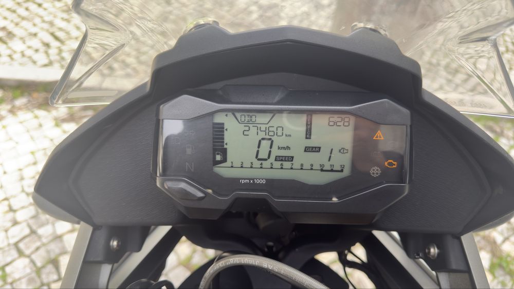 Moto BMW GS310.