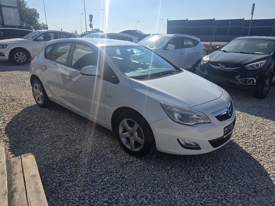 Sprzedam opla astra z silnikem 1.6B 105km
