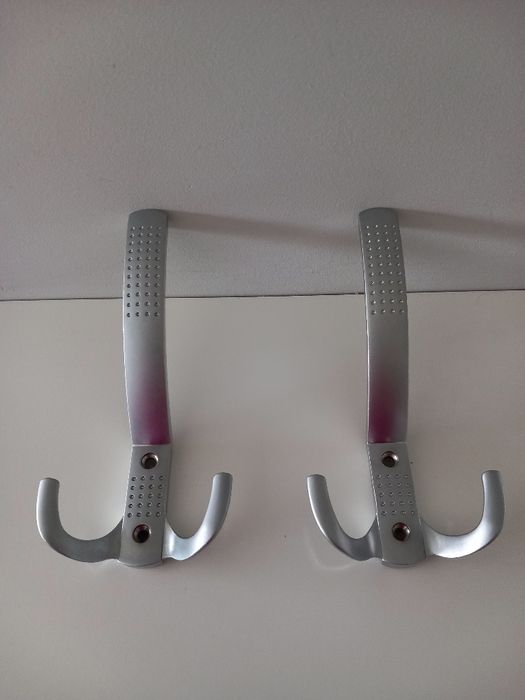 2 srebrne wieszaki wieszak