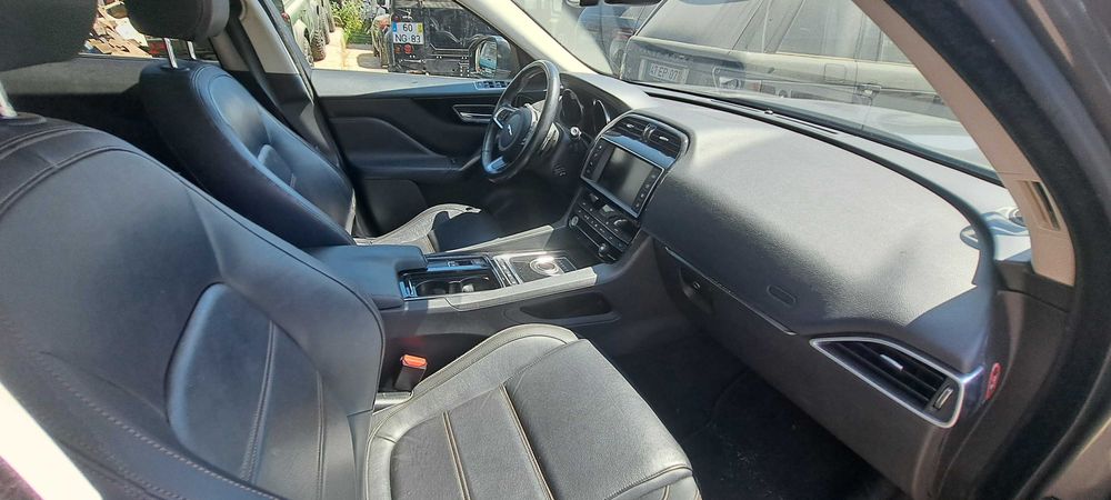 Jaguar F-Pace 2.0D Prestige Auto (2018) — Para Reparação Mecânica