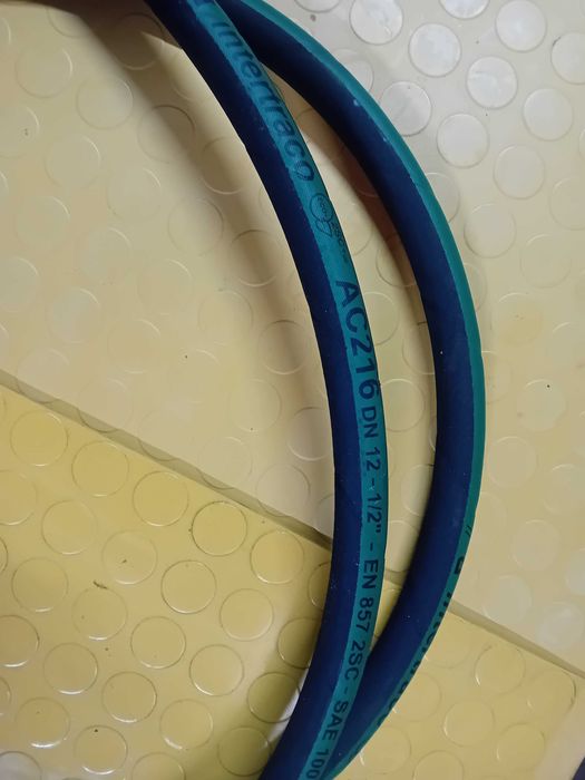 Mangueira hidráulica Nova com 2620mm.