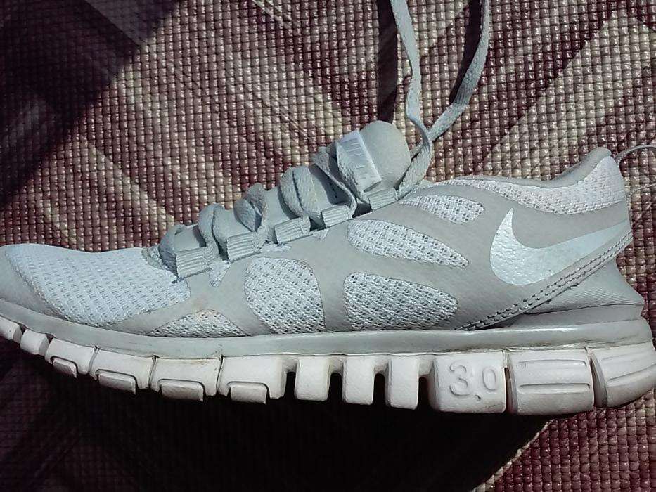 Ténis Nike, novos, brancos, alta qualidade T40 promoção
