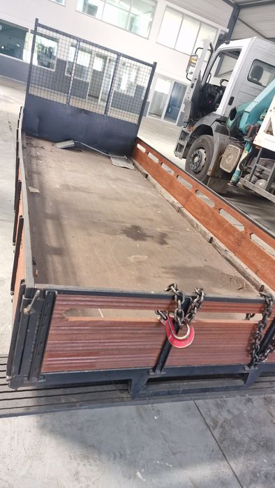 Carroceria carrocaria em ferro e madeira 4.90x2.00