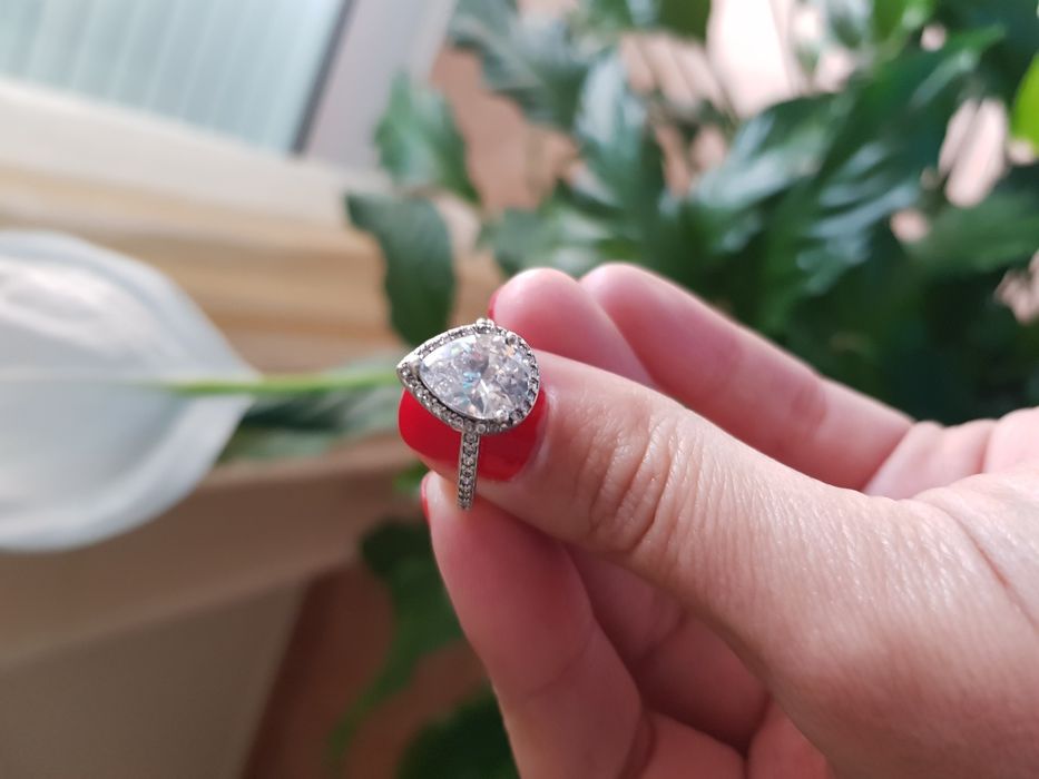 Anel radiant teardrop prata
