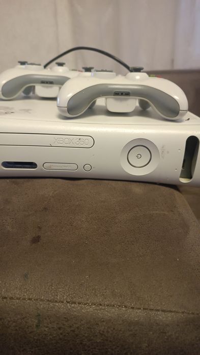 Ігрова приставка+джойстики