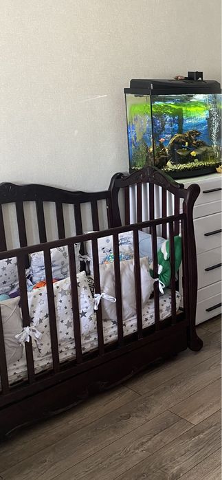 Дитяче ліжко з пеленальним комодом, матрац