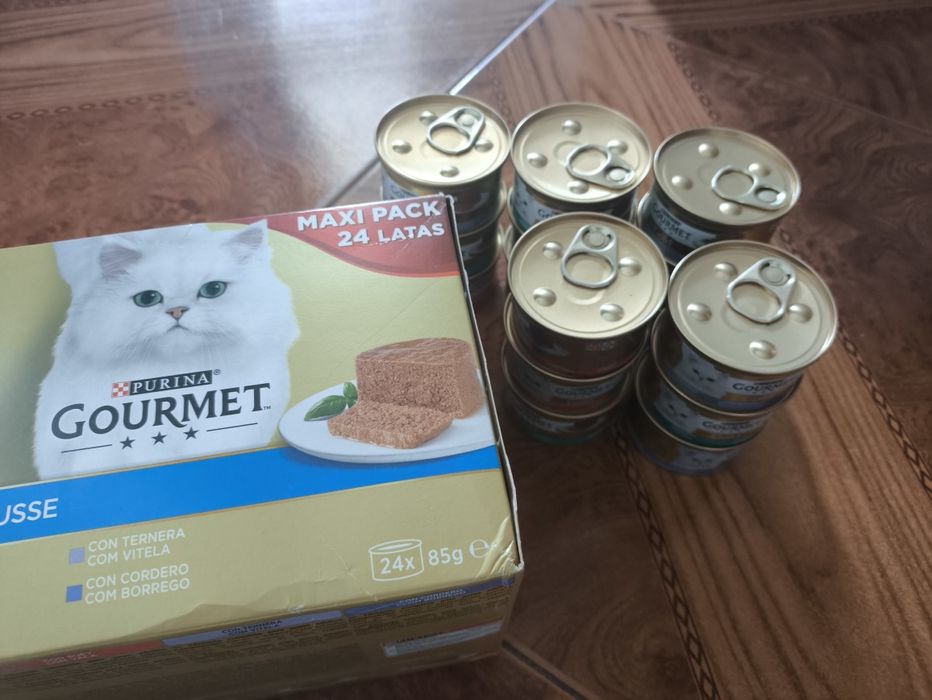 15 latas de Purina Gourmet Mousse