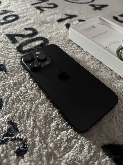 Apple iPhone 14 Pro Space Black 128GB z pudełkiem kablem i szkiełkiem