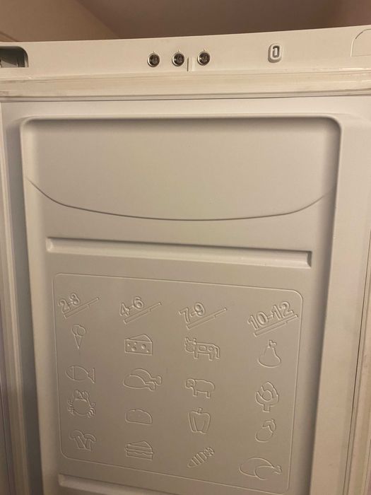 Zamrażarka INDESIT szufladowa sprawna wymiary sz. 60 gł. 64 wys.175cm