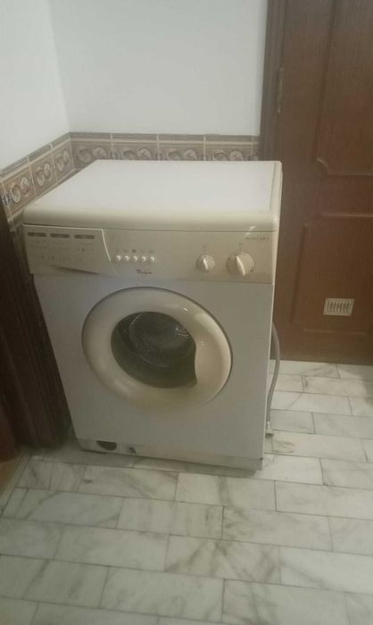 Maquinas de lavar roupa Whirlpool em bom estado