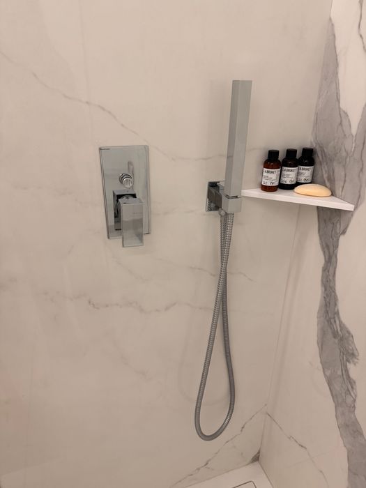 Kit de chuveiro de teto embutido BRUMA LINEA