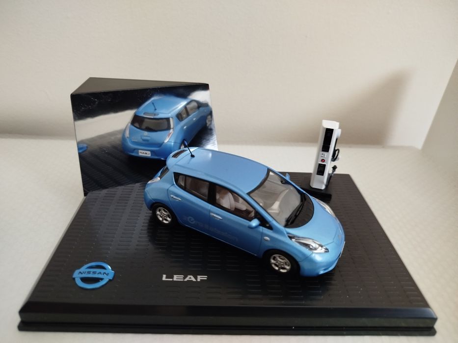 Miniatura Nissan Leaf 1/43 Nova
