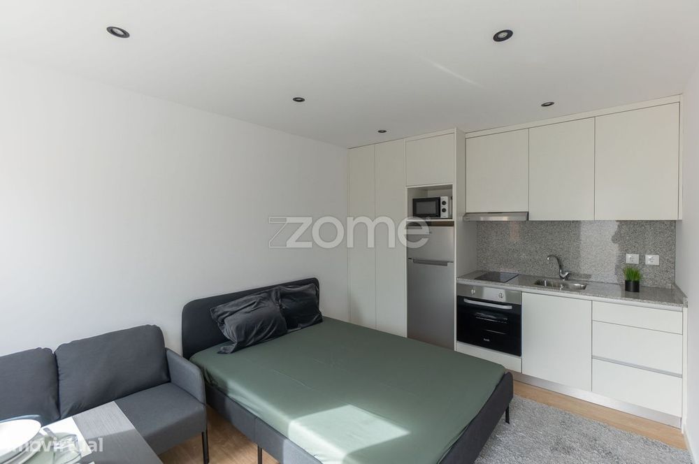 Conjunto de 3 casas independentes em Canelas