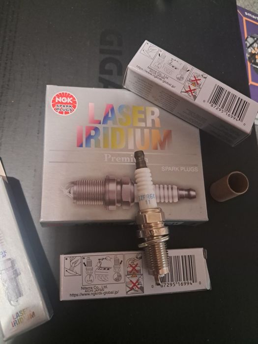 NGK иридиевые свечи 6994