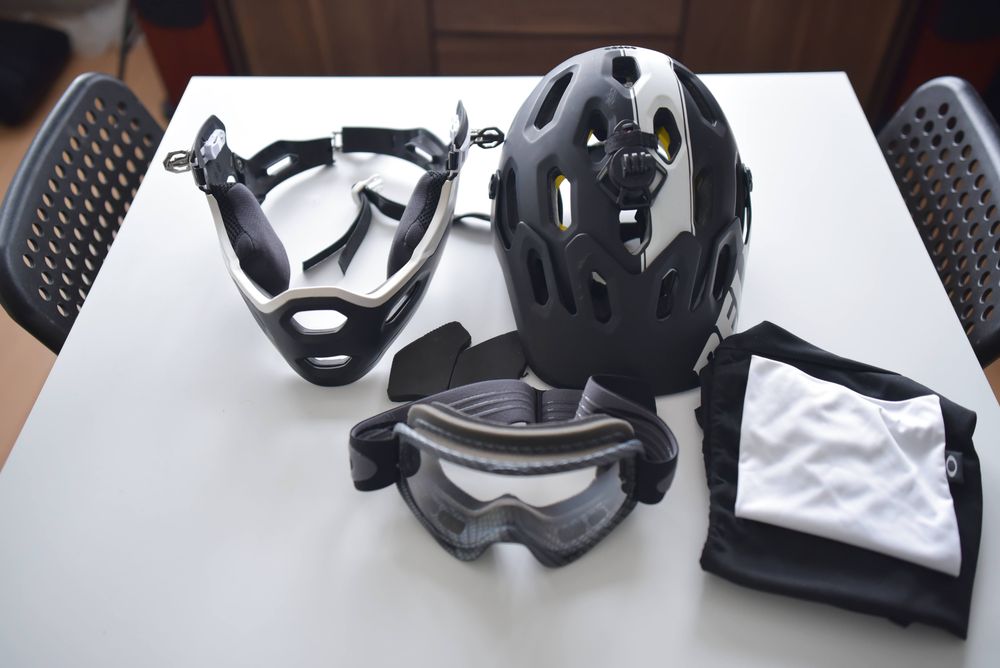 Kask Bell Super 2R MIPS Rozmiar M